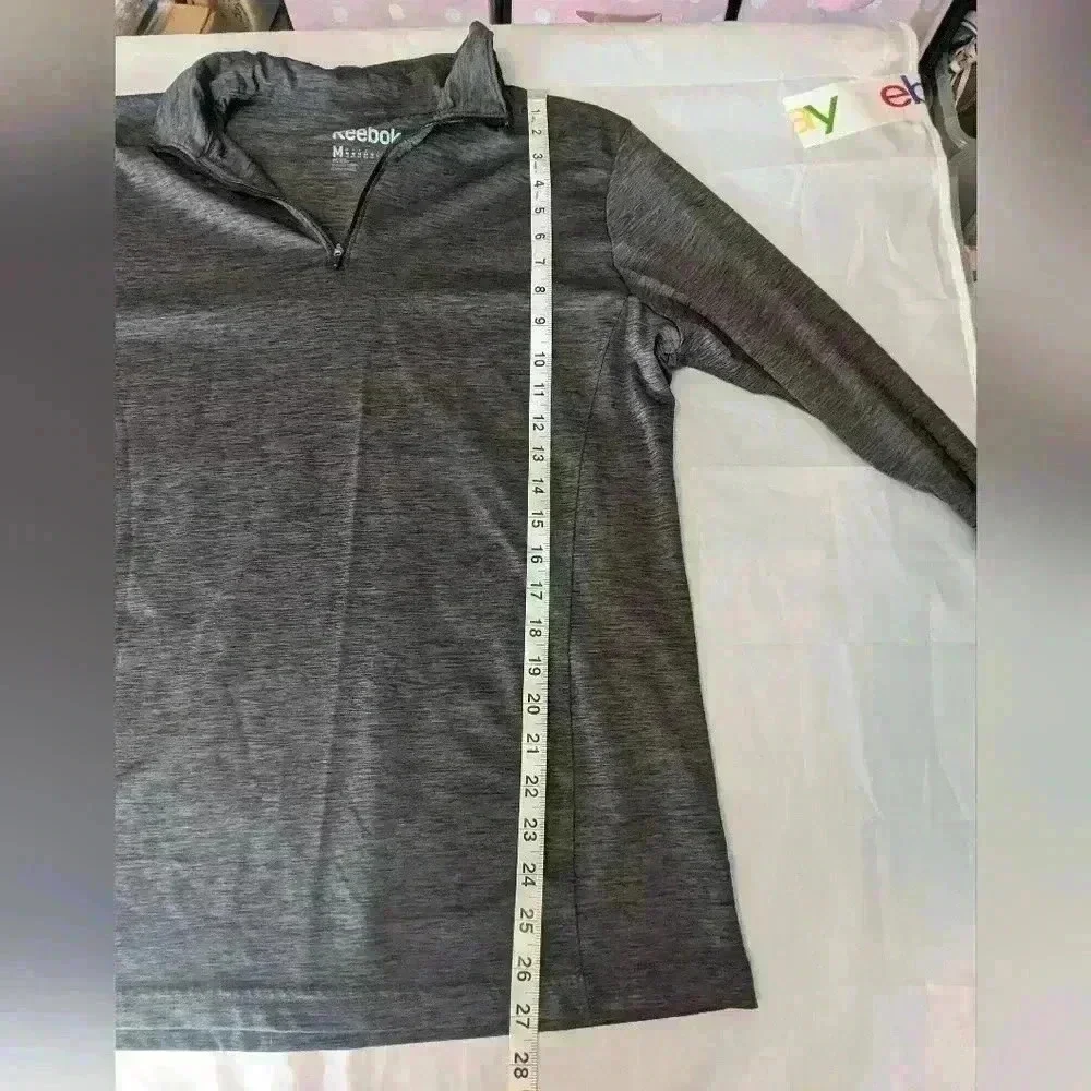 Reebok Men's Medium Mock Neck Charcoal Gray Small Zip Thumb Hole pullover - Picture 8 of 9